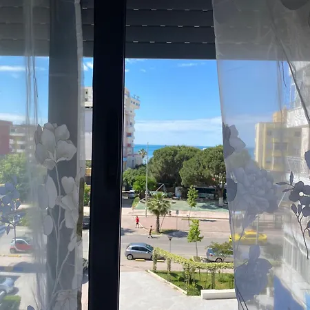 Sea Breeze Appartamento Durrës
